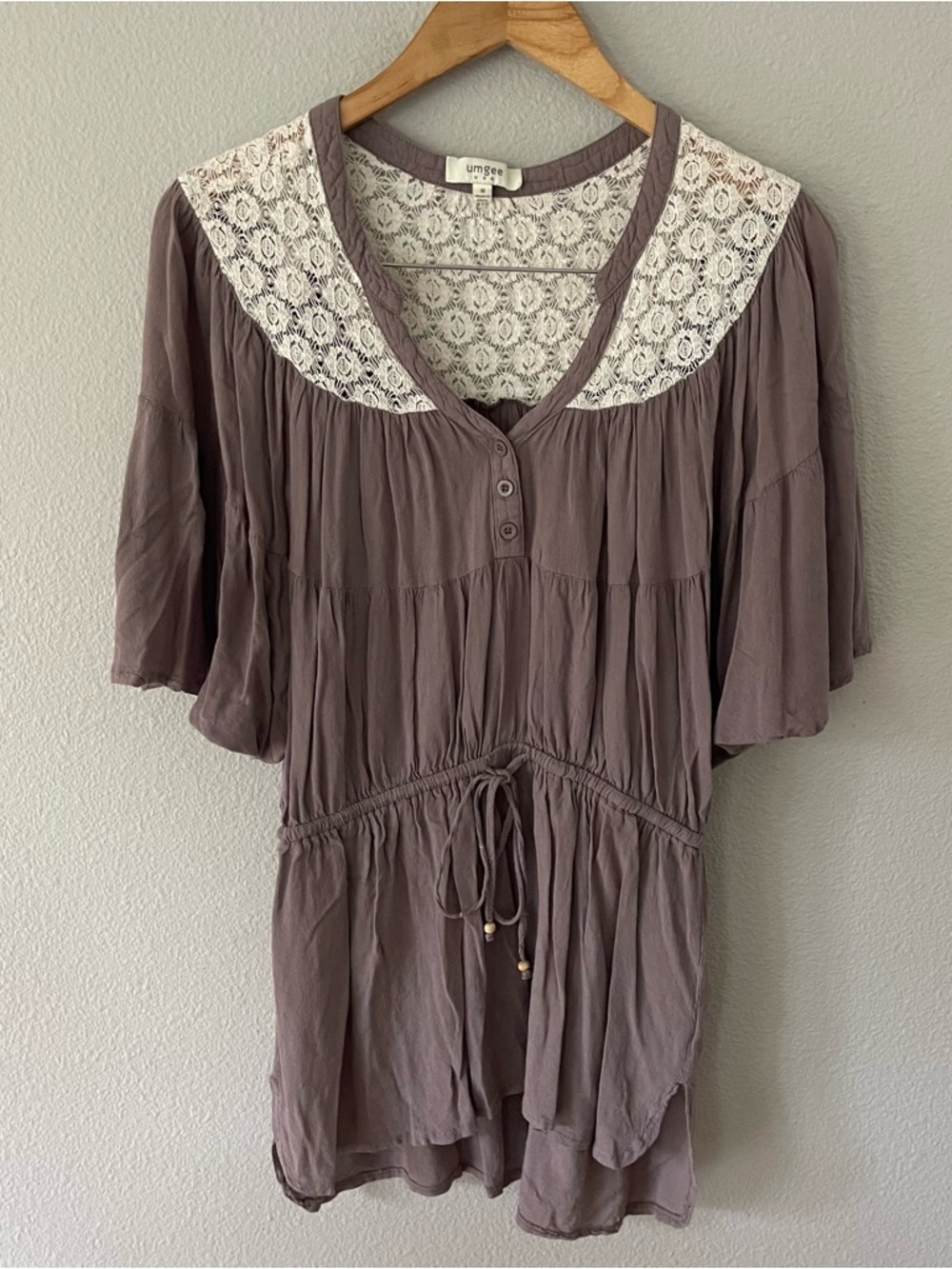 Umgee USA Boho Taupe/Cream Lace Trim Batwing Sleeves Top Size M